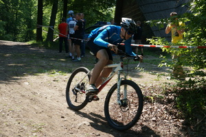 Zawodnicy na trasie Gwieździstego Zlot Rowerowego w Morsku