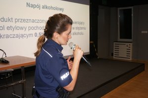 sierż. szt. Marta Wnuk w trakcie wypowiedzi.