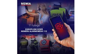 Napis: MSWiA11 lutego Europejski Dzień Numeru Alarmowego 112. W tel operatorka numeru 112 przed komputerem w słuchawkach, obok patrol policjantów w żółtych kamizelkach z napisem Policja, poniżej starażacy w kombinezonach i w kaskach oraz ratownik medyczny z pacjentem