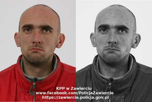 Na zdjęciu wizerunek poszukwianego mężczyzny - Piotra Budziarza. Jedno zdjęcie kolorowe (mężczyzna w czerwonej kurtce). Drugie zdjęcie w odcieniach szarości.
