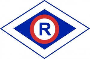 Symbol graficzny w kształcie rombu. W środku znajduje się białe koło, w którym widnieje duża litera R. Białe koło otoczone jest czerwoną obwódką. Całość znajduje się na tle granatowego rombu, który ma białą szeroką obwódkę, a następnie cienką granatową