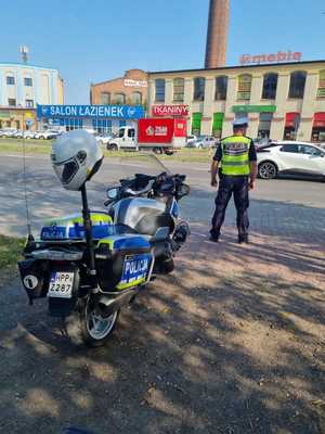 Policja podczas działań bezpieczny jednośladem