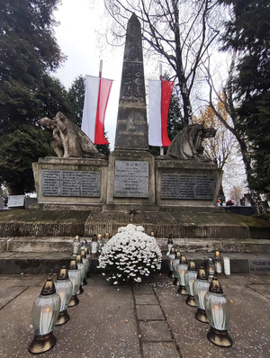 Na zdjęciu widoczny pomnik Niepodległości.