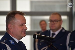 Na zdjęciu widzimy Pierwszego Zastępcę Komendanta Wojewódzkiego Policji.