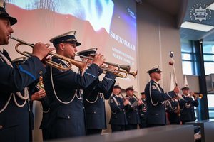 Na zdjęciu widoczna orkiestra Komendy Wojewódzkiej Policji w Katowicach.