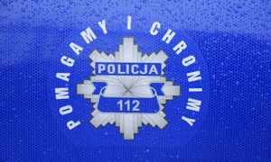 Na zdjęciu widoczne oznakowanie radiowozu.