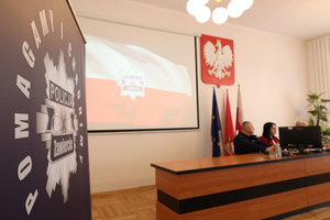 Na zdjęciu widoczny baner zawierciańskiej komendy.