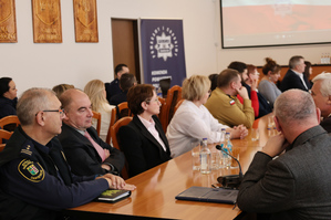 Na zdjęciu widoczni zaproszeni goście na naradzie rocznej.