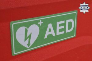 Oznaczenie na opakowaniu AED.