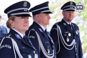 Komendant Powiatowy Policji w Zawierciu młodszy inspektor Renata Hałabuda, Pierwszy Zastępca Komendanta Powiatowego Policji w Zawierciu podinspektor Paweł Sobota  i Pierwszy Zastępca Komendanta Wojewódzkiego Policji w Katowicach inspektor Radosław Kacprzak.