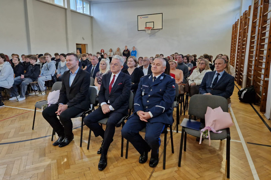 Policjanci z Zawiercia uczestniczyli w obchodach Dnia Edukacji Narodowej